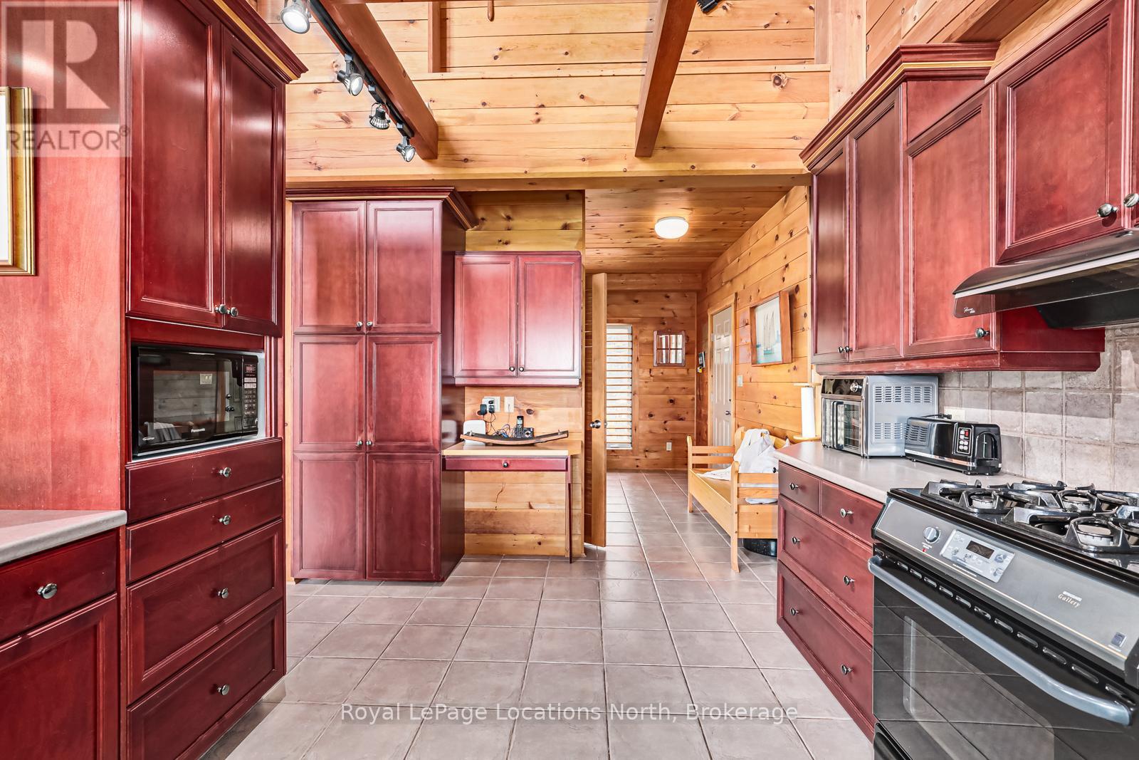 9197 County 91 Road, Clearview, Ontario  L0M 1H0 - Photo 12 - S12200369