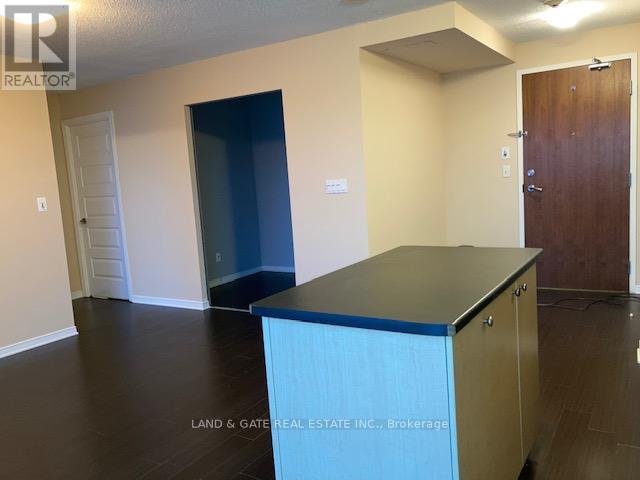 1602 - 215 Queen Street E, Brampton, Ontario  L6V 0A9 - Photo 15 - W12200356