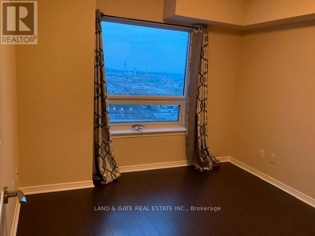 1602 - 215 Queen Street E, Brampton, Ontario  L6V 0A9 - Photo 8 - W12200356