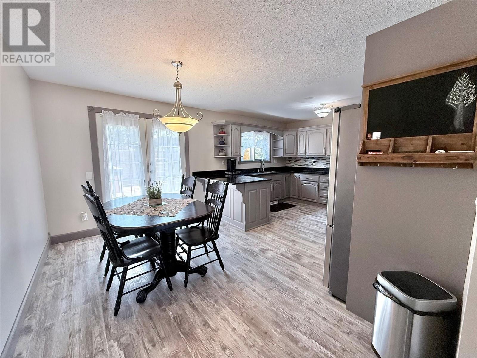 3233 7th Street S, Cranbrook, British Columbia  V1C 5G6 - Photo 4 - 10349869