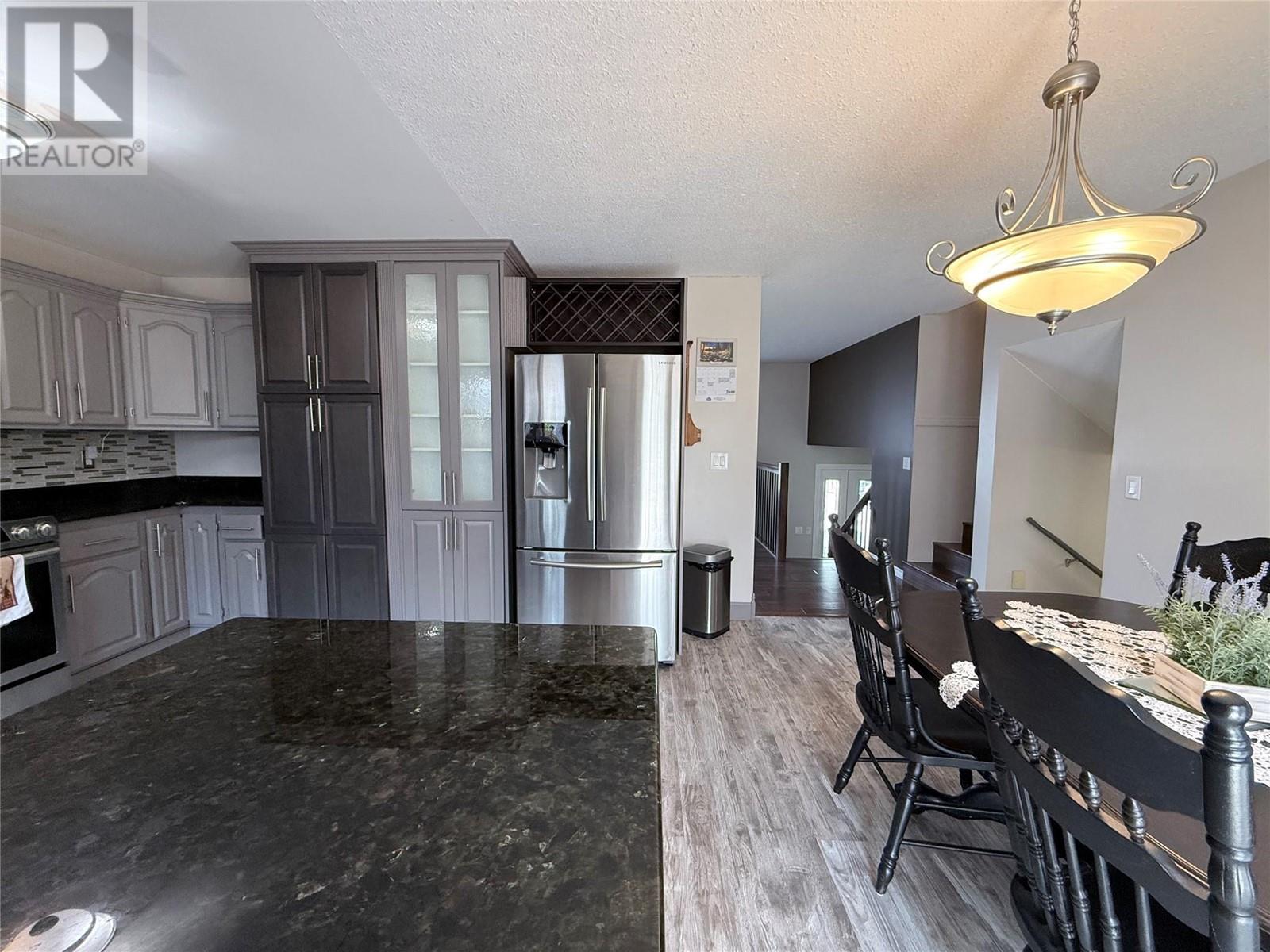 3233 7th Street S, Cranbrook, British Columbia  V1C 5G6 - Photo 5 - 10349869
