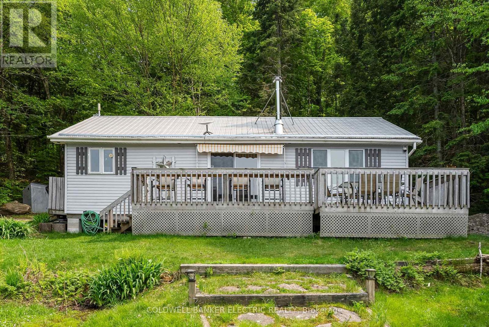 3637 MADAWASKA ROAD, South Algonquin, Ontario