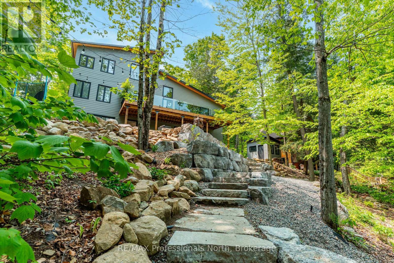 1063 Mink Road, Dysart Et Al, Ontario  K0M 1S0 - Photo 44 - X12200349