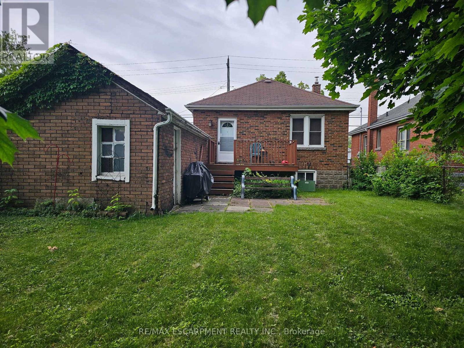 531 Queensdale Avenue, Hamilton (Eastmount), Ontario  L8V 1L1 - Photo 6 - X12200157