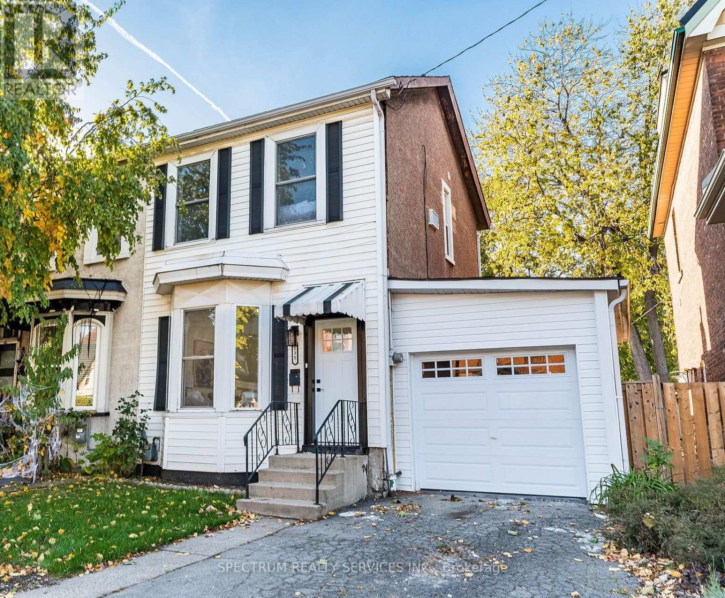 135 EAST AVENUE N, Hamilton, Ontario