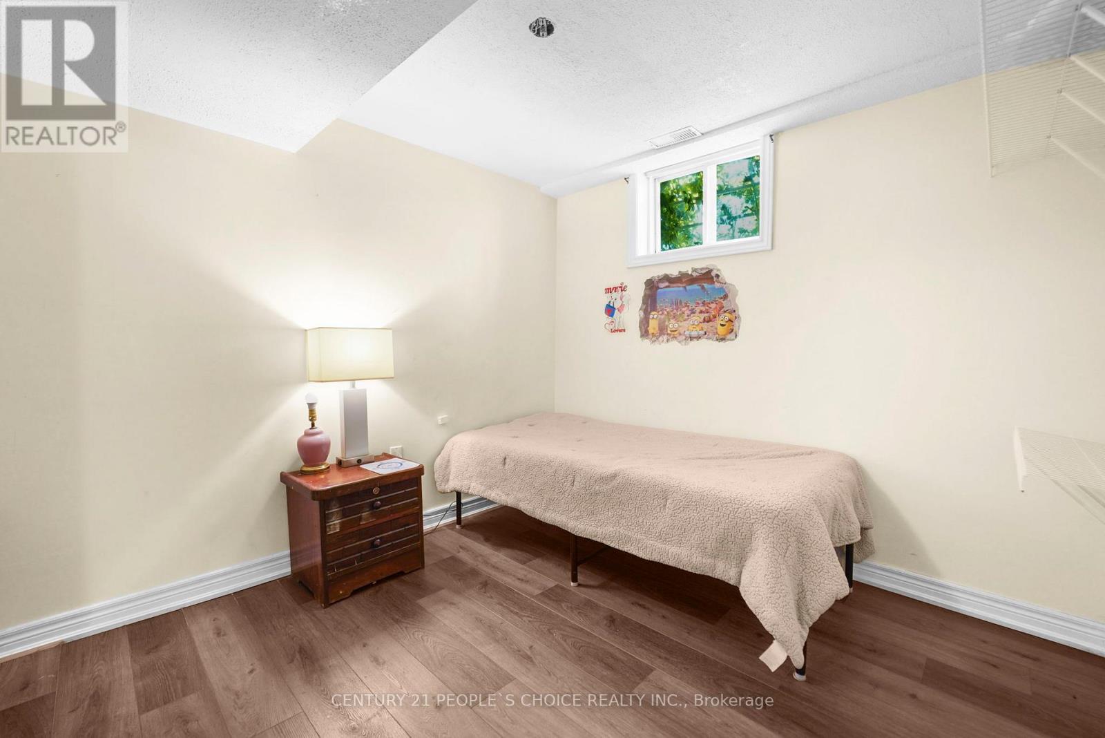 3640 Aberdeen Street, Niagara Falls, Ontario  L2G 7X4 - Photo 11 - X12200178