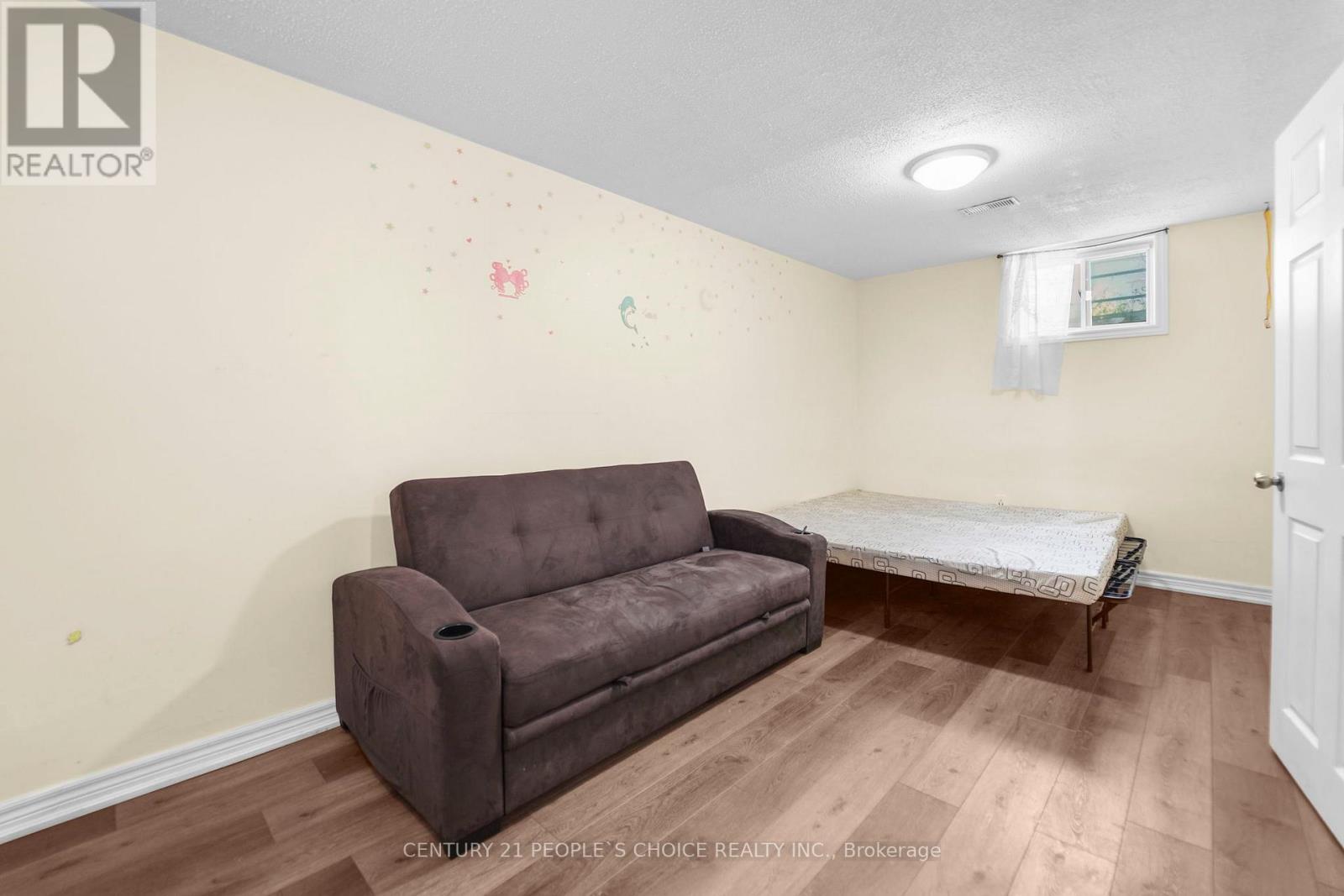 3640 Aberdeen Street, Niagara Falls, Ontario  L2G 7X4 - Photo 12 - X12200178