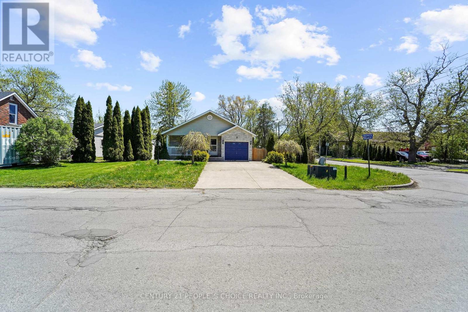 3640 Aberdeen Street, Niagara Falls, Ontario  L2G 7X4 - Photo 2 - X12200178