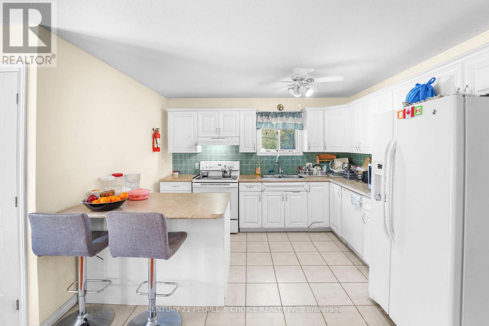 3640 Aberdeen Street, Niagara Falls, Ontario  L2G 7X4 - Photo 5 - X12200178
