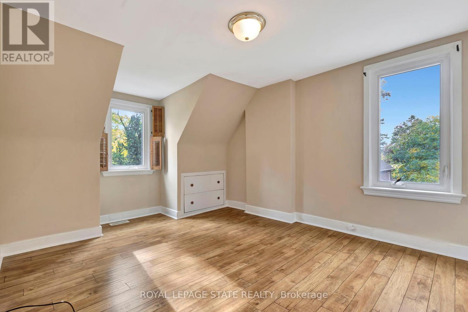 121 King Street E, Hamilton (Stoney Creek), Ontario  L8G 1L2 - Photo 19 - X12200198