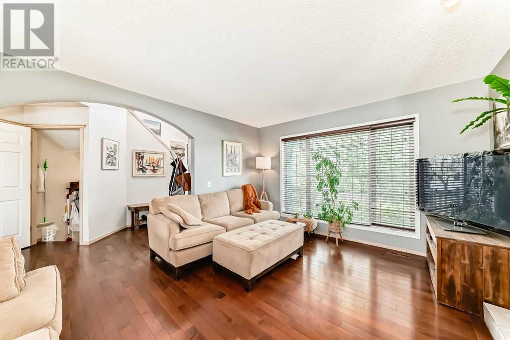 Property at 8912 Scurfield Drive NW image 3