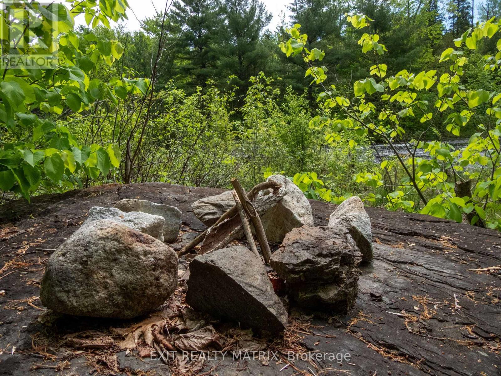 12654 Lanark Road, Greater Madawaska, Ontario  K0J 1H0 - Photo 13 - X12200364