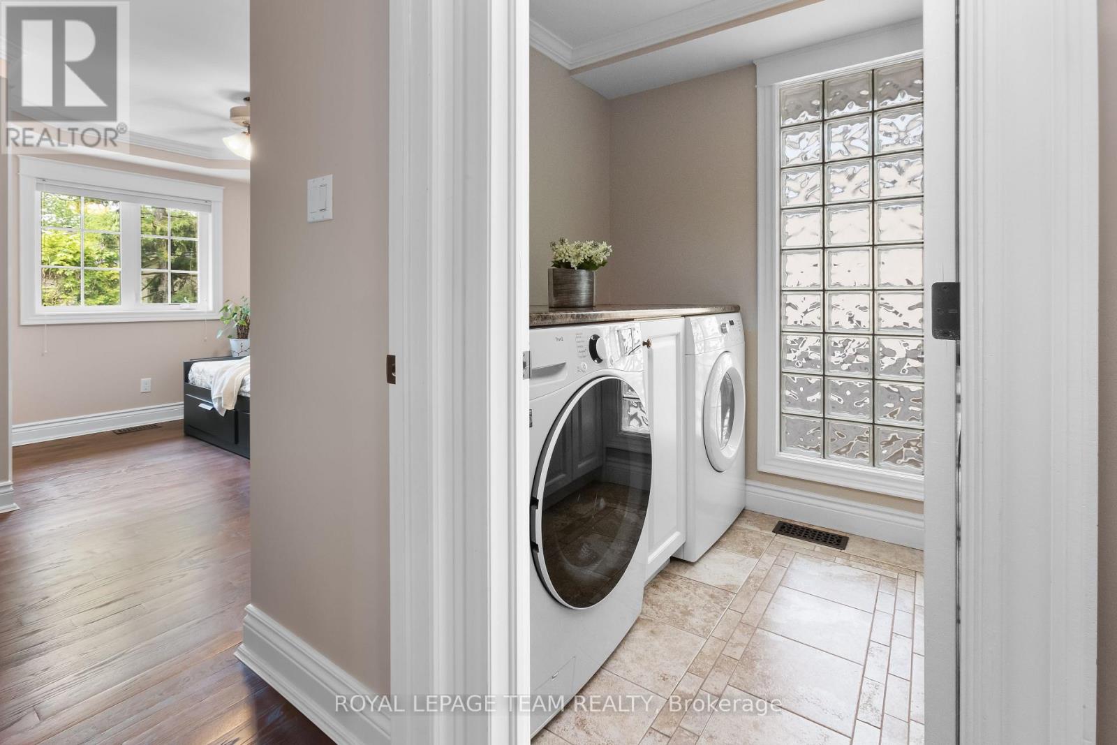 524 Broadview Avenue, Ottawa, Ontario  K2A 2L4 - Photo 10 - X12200374