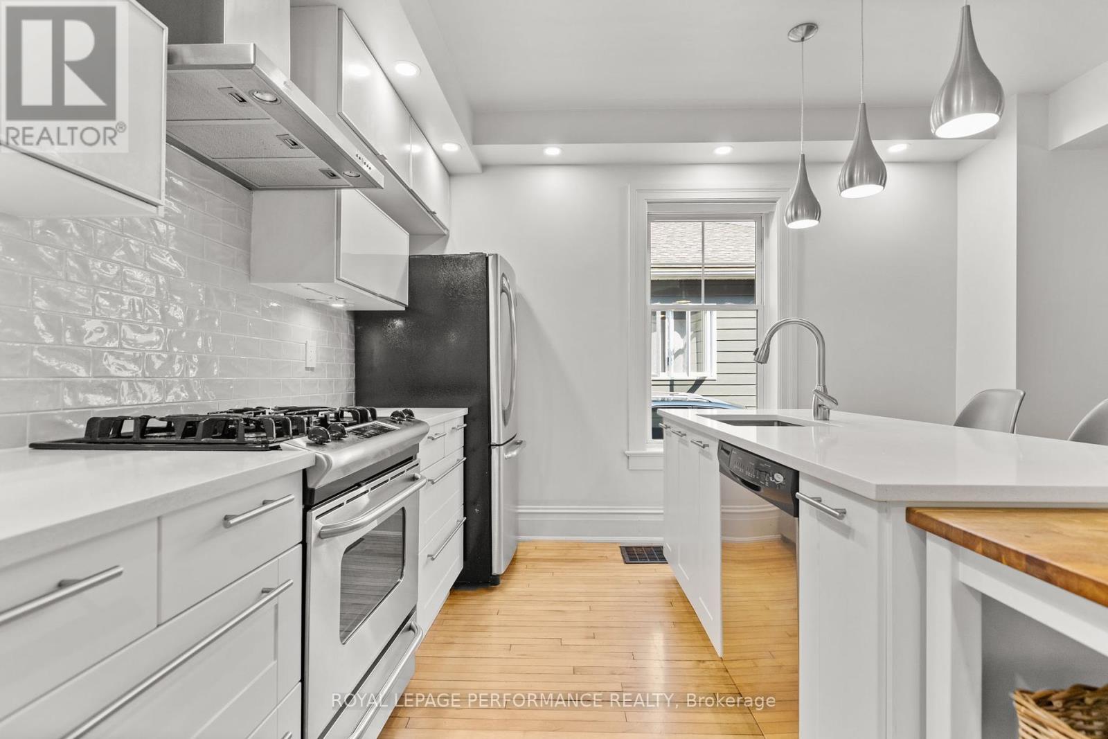 79 Queen Mary Street, Ottawa, Ontario  K1K 1X6 - Photo 9 - X12200407