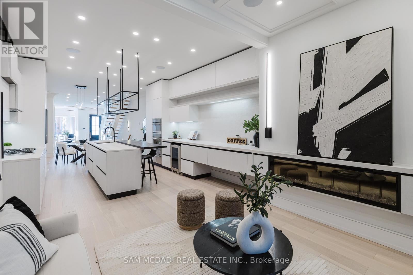 129 Beaconsfield Avenue, Toronto, Ontario  M6J 3J5 - Photo 15 - C12059549