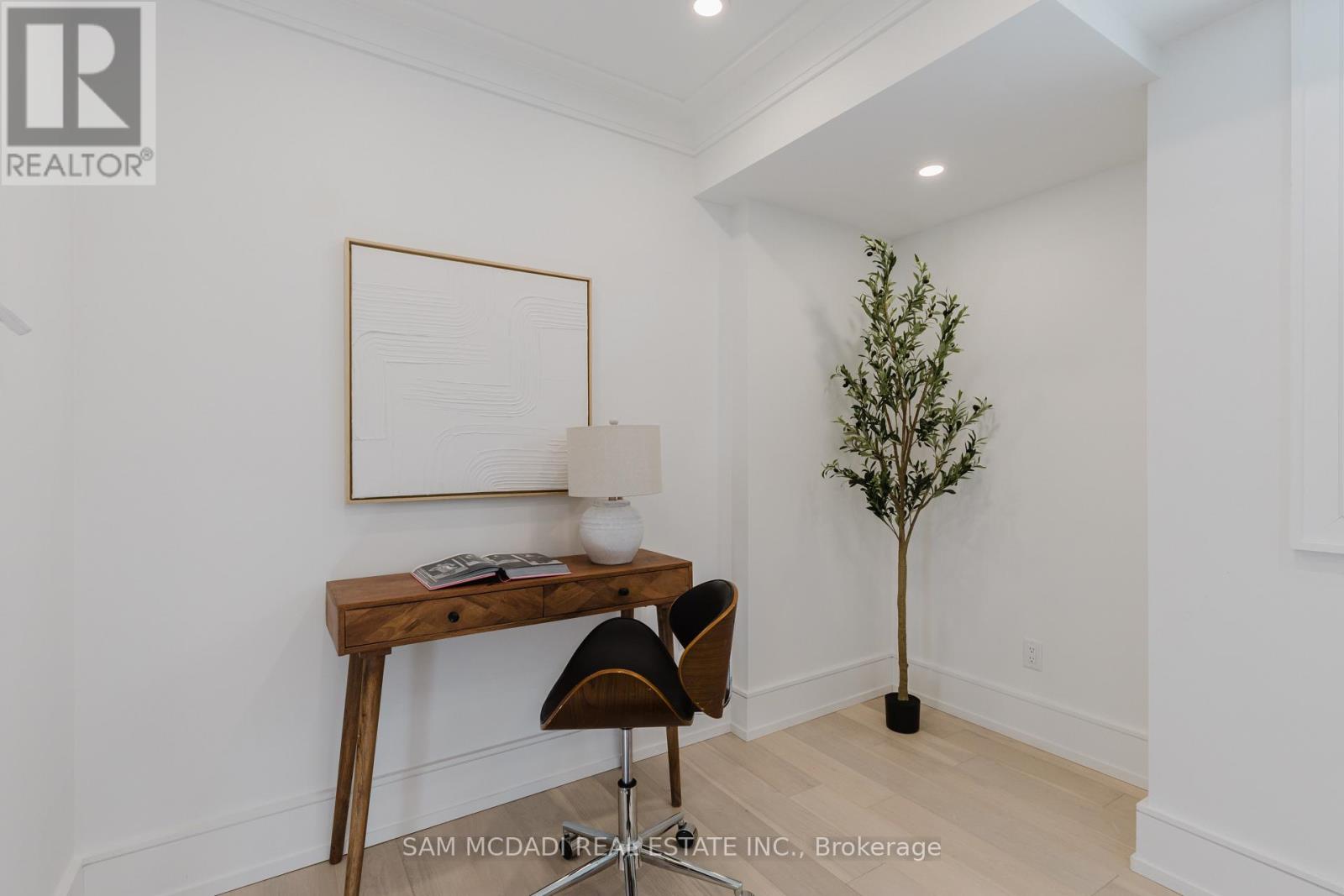 129 Beaconsfield Avenue, Toronto, Ontario  M6J 3J5 - Photo 24 - C12059549