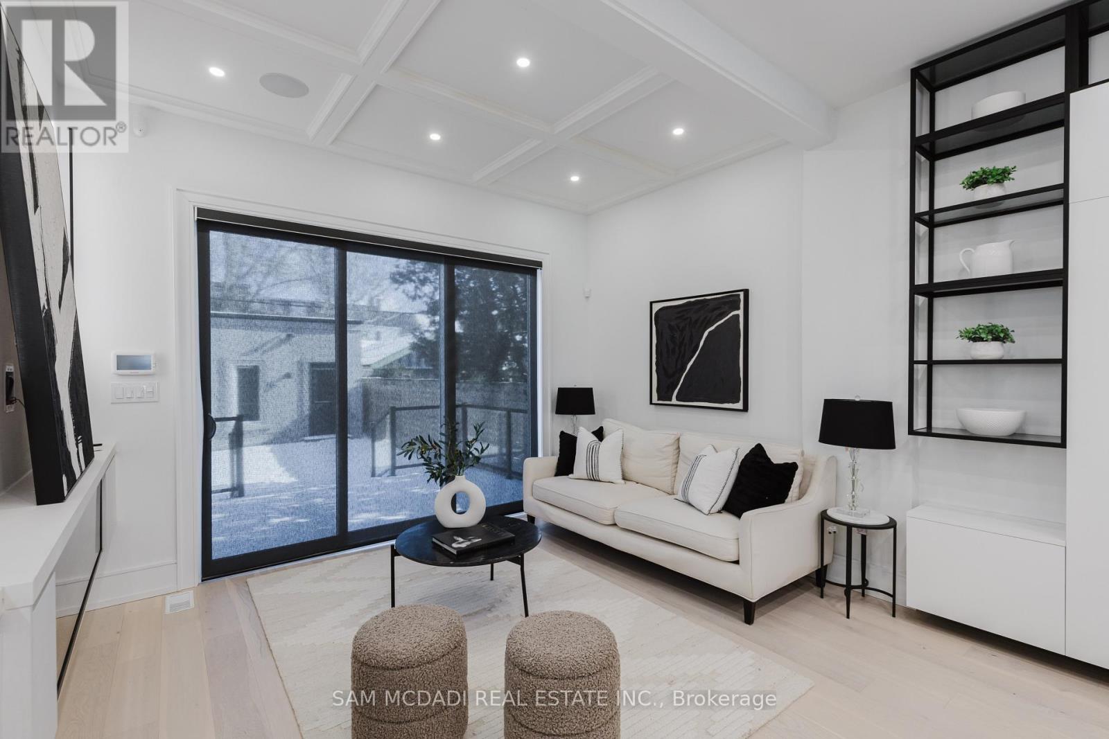 129 Beaconsfield Avenue, Toronto, Ontario  M6J 3J5 - Photo 14 - C12059549