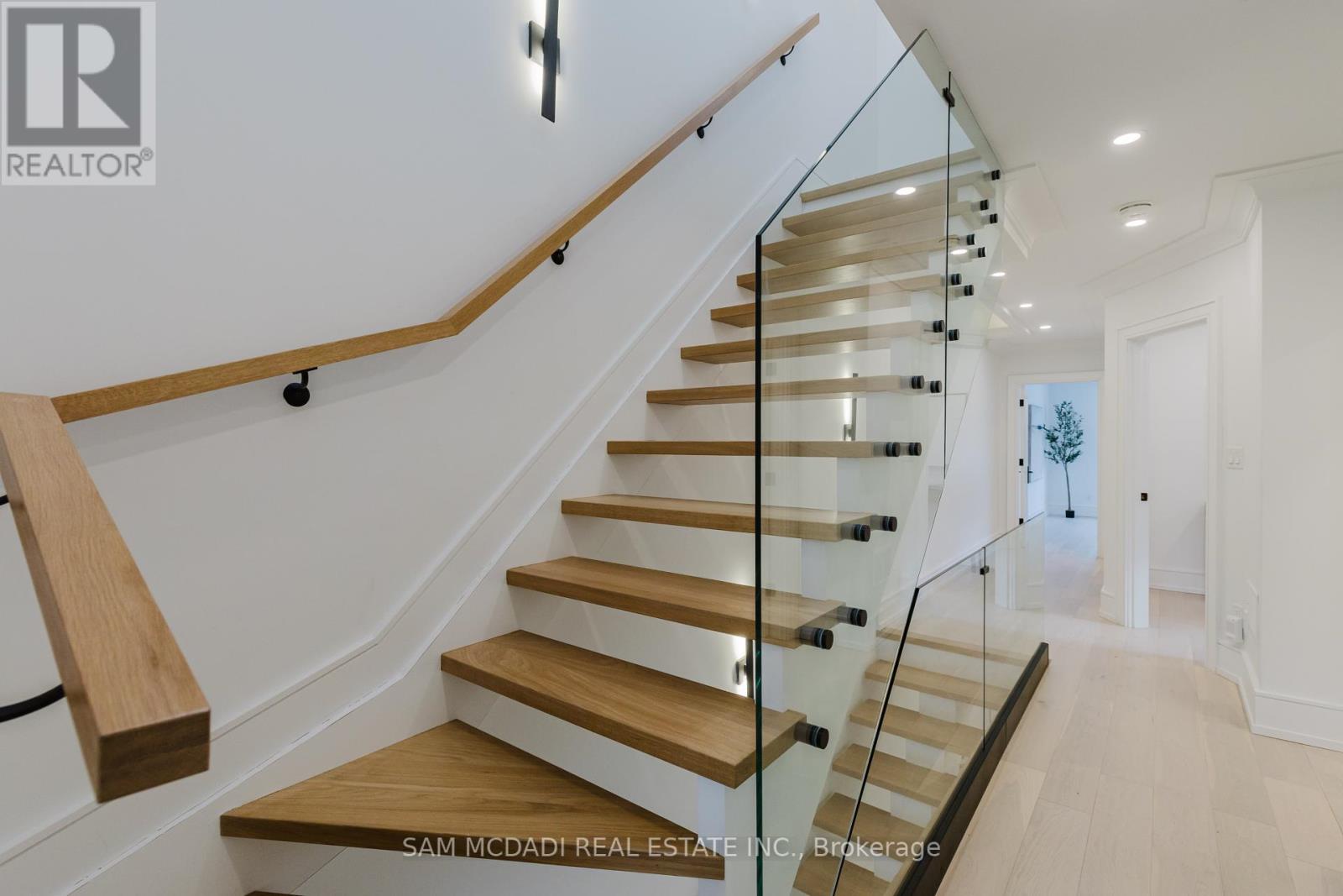 129 Beaconsfield Avenue, Toronto, Ontario  M6J 3J5 - Photo 29 - C12059549