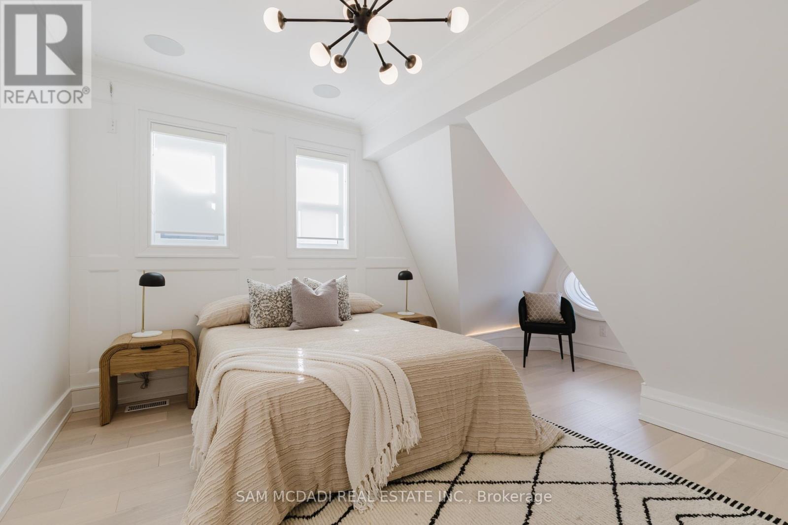 129 Beaconsfield Avenue, Toronto, Ontario  M6J 3J5 - Photo 32 - C12059549