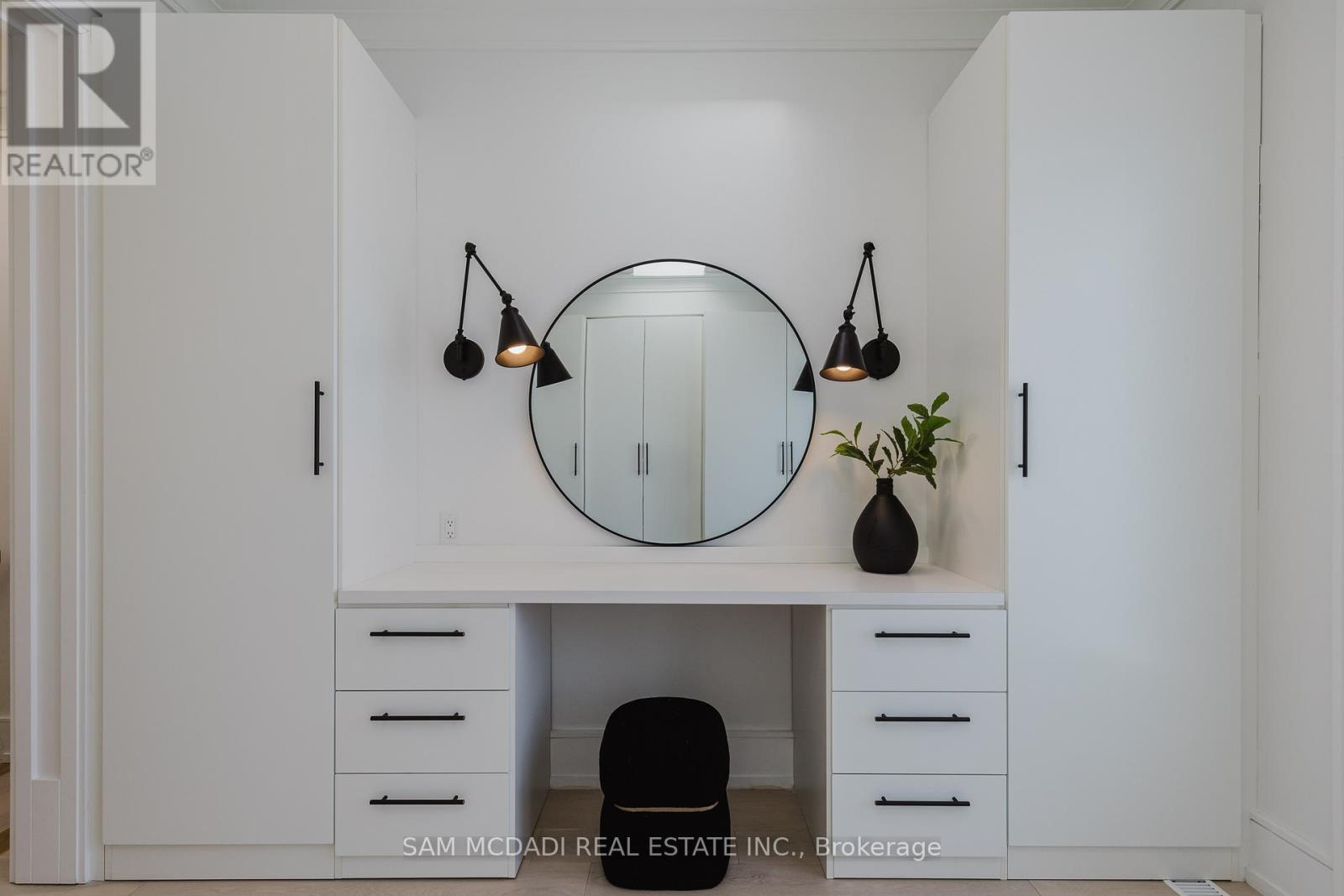 129 Beaconsfield Avenue, Toronto, Ontario  M6J 3J5 - Photo 35 - C12059549