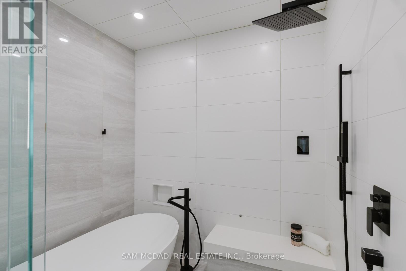 129 Beaconsfield Avenue, Toronto, Ontario  M6J 3J5 - Photo 37 - C12059549