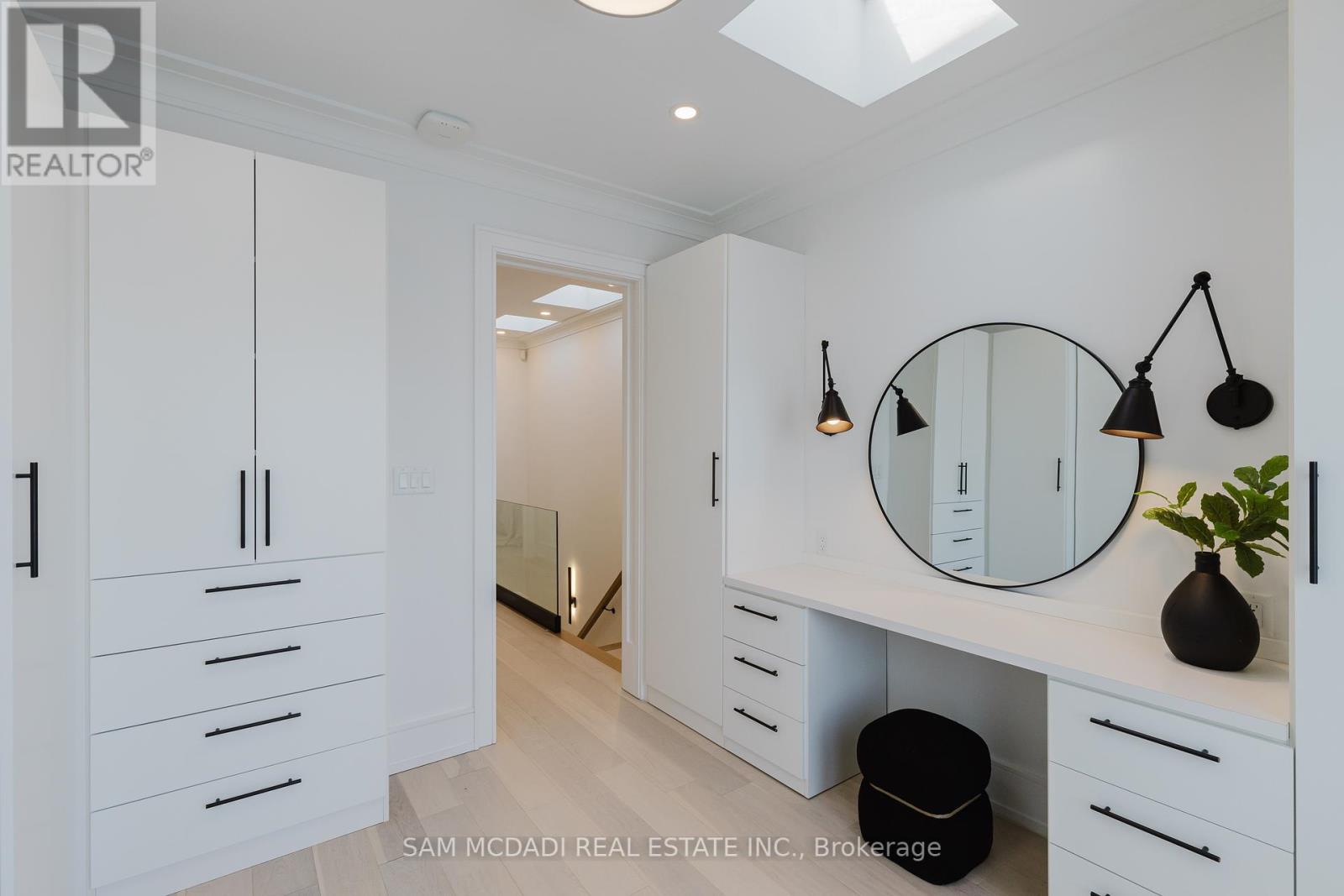 129 Beaconsfield Avenue, Toronto, Ontario  M6J 3J5 - Photo 34 - C12059549