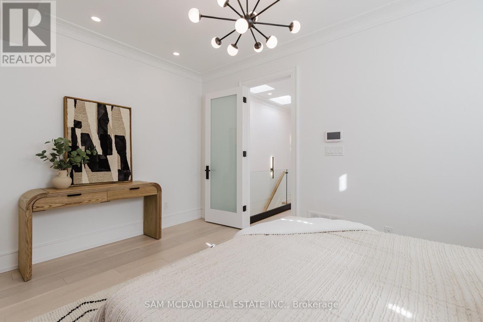 129 Beaconsfield Avenue, Toronto, Ontario  M6J 3J5 - Photo 33 - C12059549