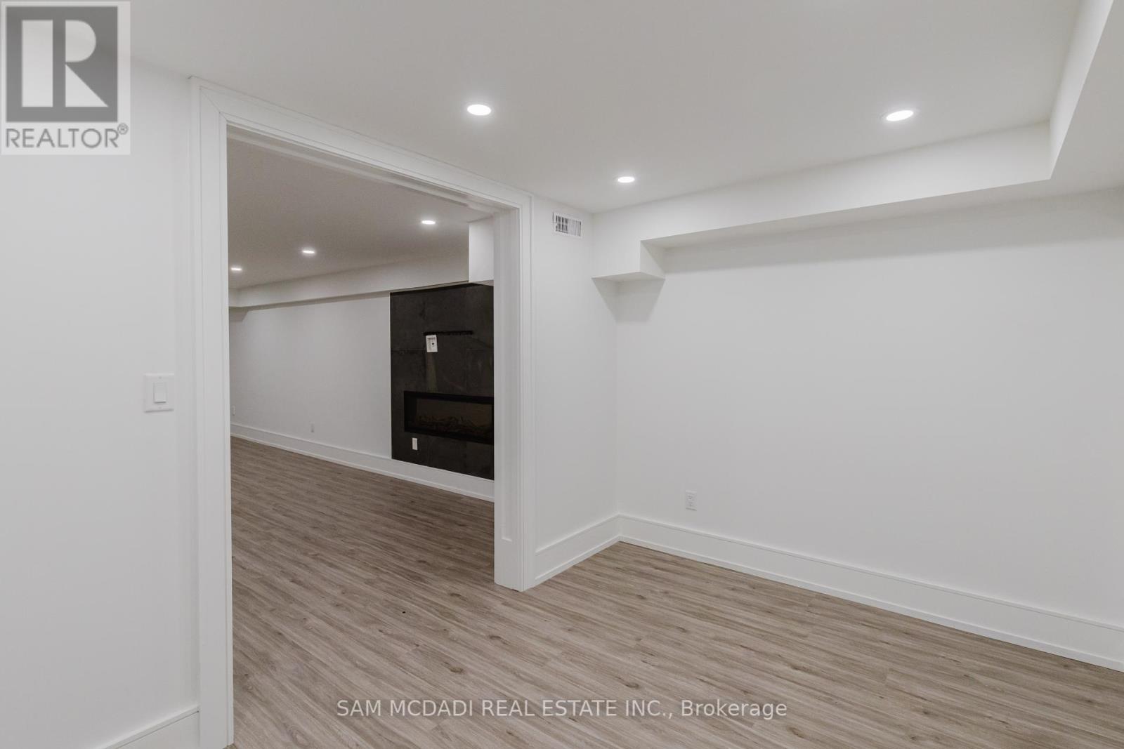 129 Beaconsfield Avenue, Toronto, Ontario  M6J 3J5 - Photo 44 - C12059549