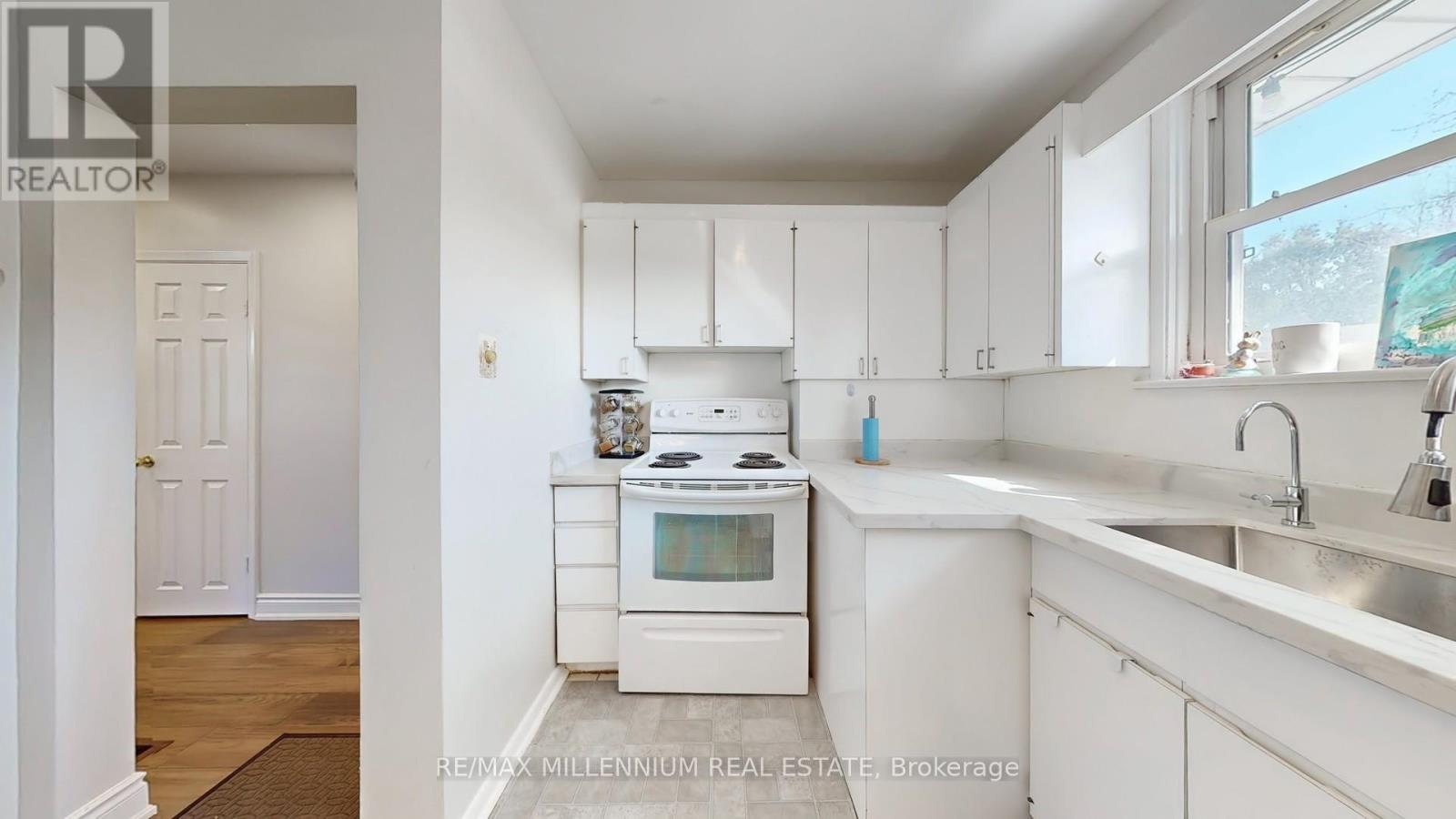 341 Moore Park Avenue, Toronto (Newtonbrook West), Ontario  M2R 2R5 - Photo 11 - C12119356