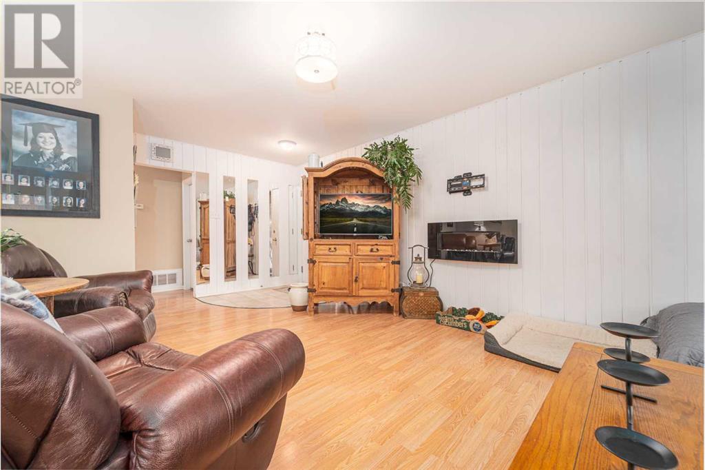 1407 28 Street S, Lethbridge, Alberta  T1K 2V1 - Photo 6 - A2226191