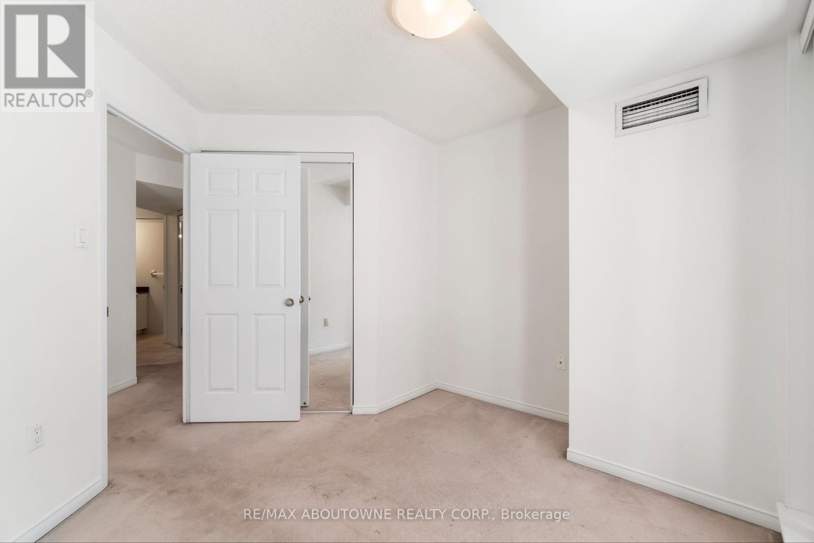 805 - 887 Bay Street, Toronto, Ontario  M5S 3K4 - Photo 15 - C12200335