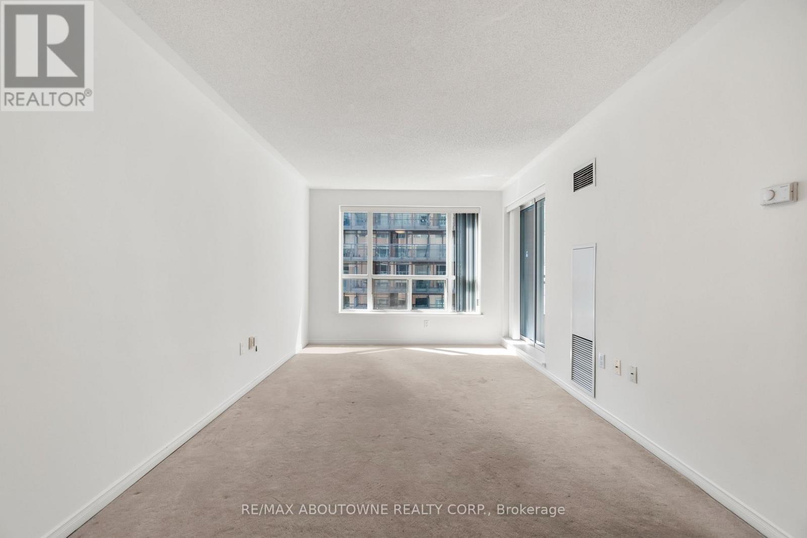 805 - 887 Bay Street, Toronto, Ontario  M5S 3K4 - Photo 2 - C12200335