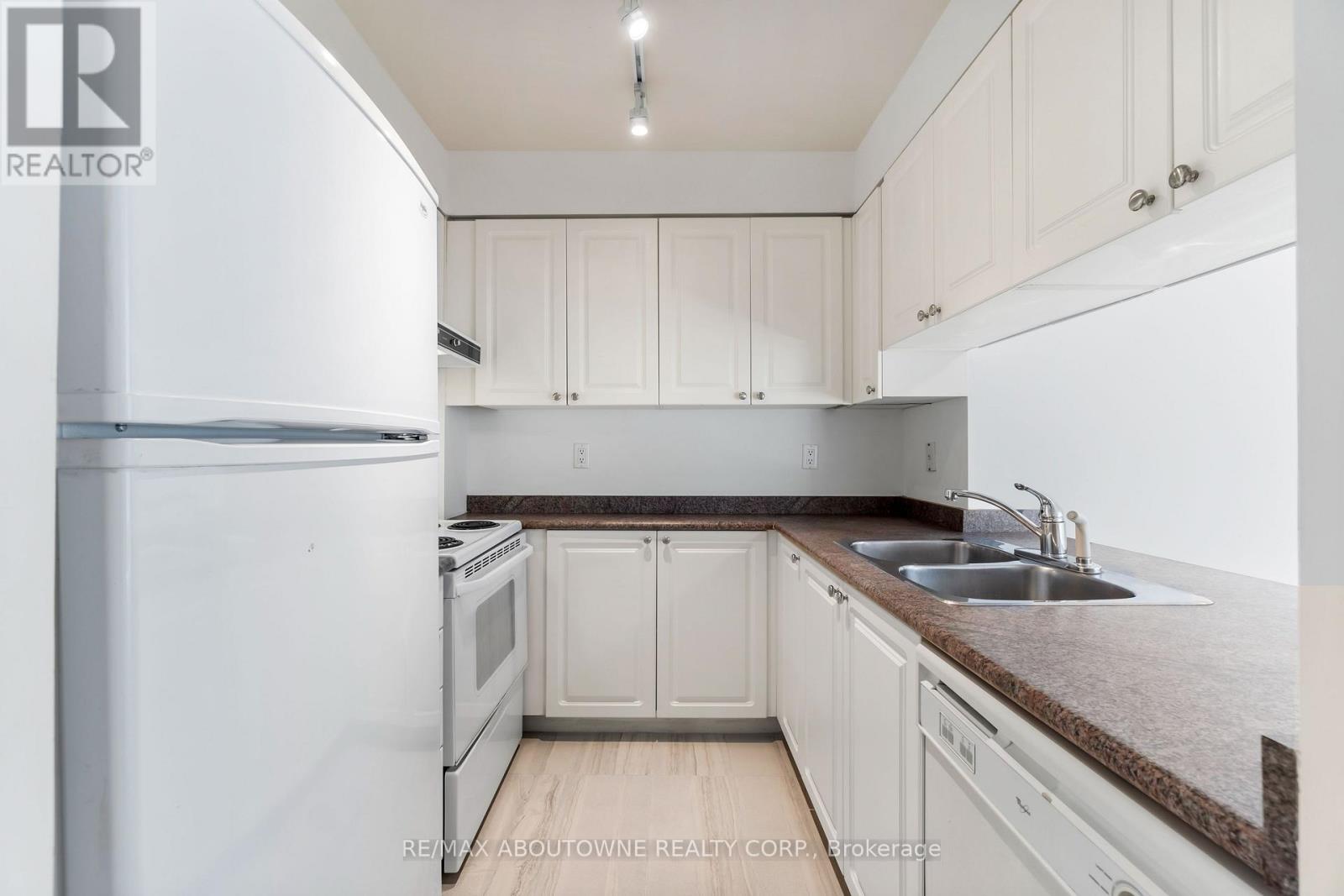 805 - 887 Bay Street, Toronto, Ontario  M5S 3K4 - Photo 6 - C12200335