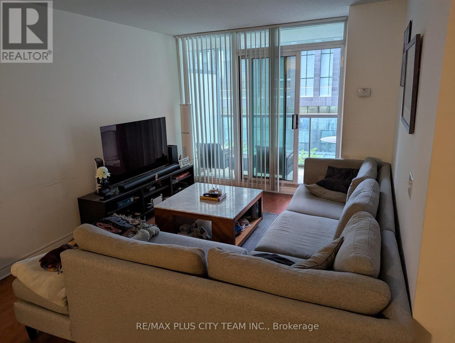 522 - 51 Lower Simcoe Street, Toronto, Ontario  M5J 3A2 - Photo 2 - C12200351