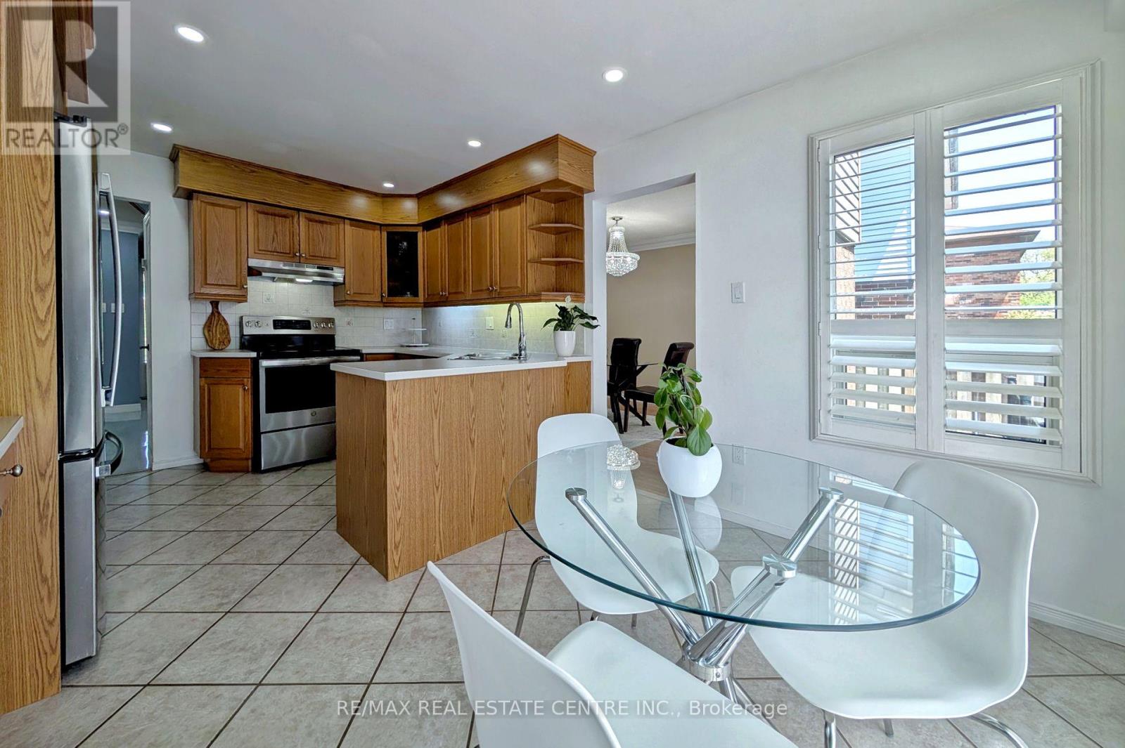 105 Rollo Drive, Ajax, Ontario  L1S 7B8 - Photo 10 - E12200353
