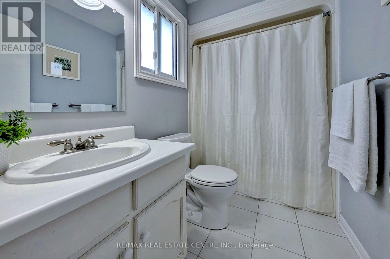 105 Rollo Drive, Ajax (South East), Ontario  L1S 7B8 - Photo 14 - E12200353