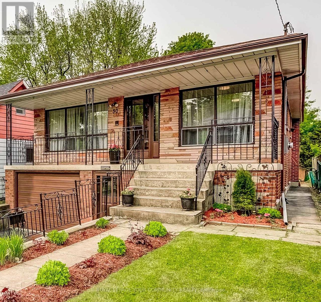 30 Phillip Avenue, Toronto, Ontario  M1N 3P9 - Photo 1 - E12200389