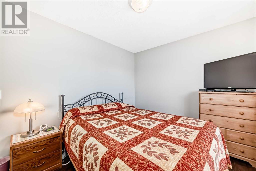 111 Somerside Common Sw, Calgary, Alberta  T2Y 3M8 - Photo 14 - A2227667