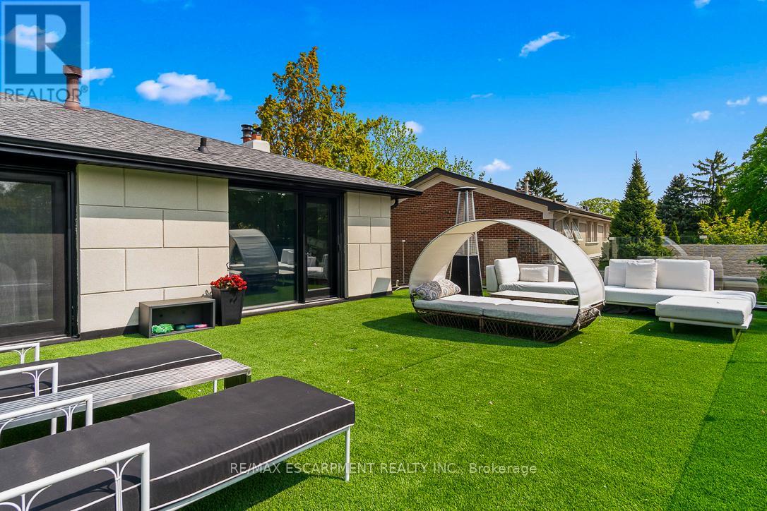 1401 Bridgestone Lane, Mississauga (Clarkson), Ontario  L5J 4E1 - Photo 45 - W12160836