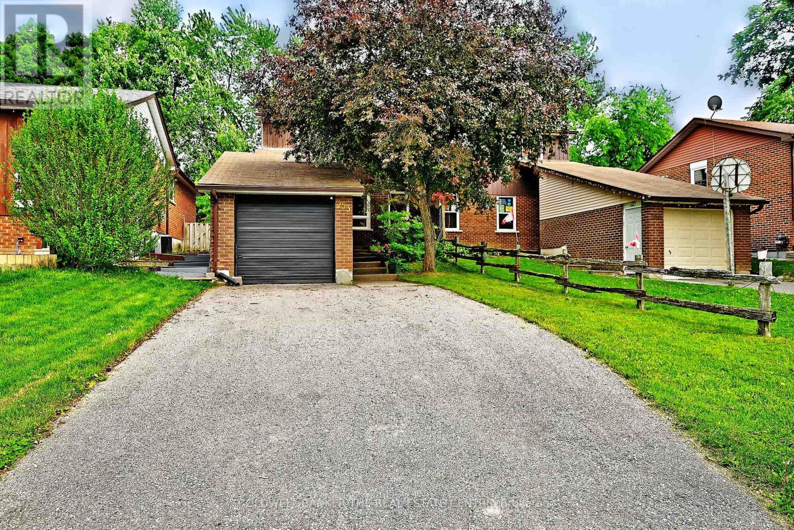 353 MAPLEGROVE AVENUE, Bradford West Gwillimbury, Ontario