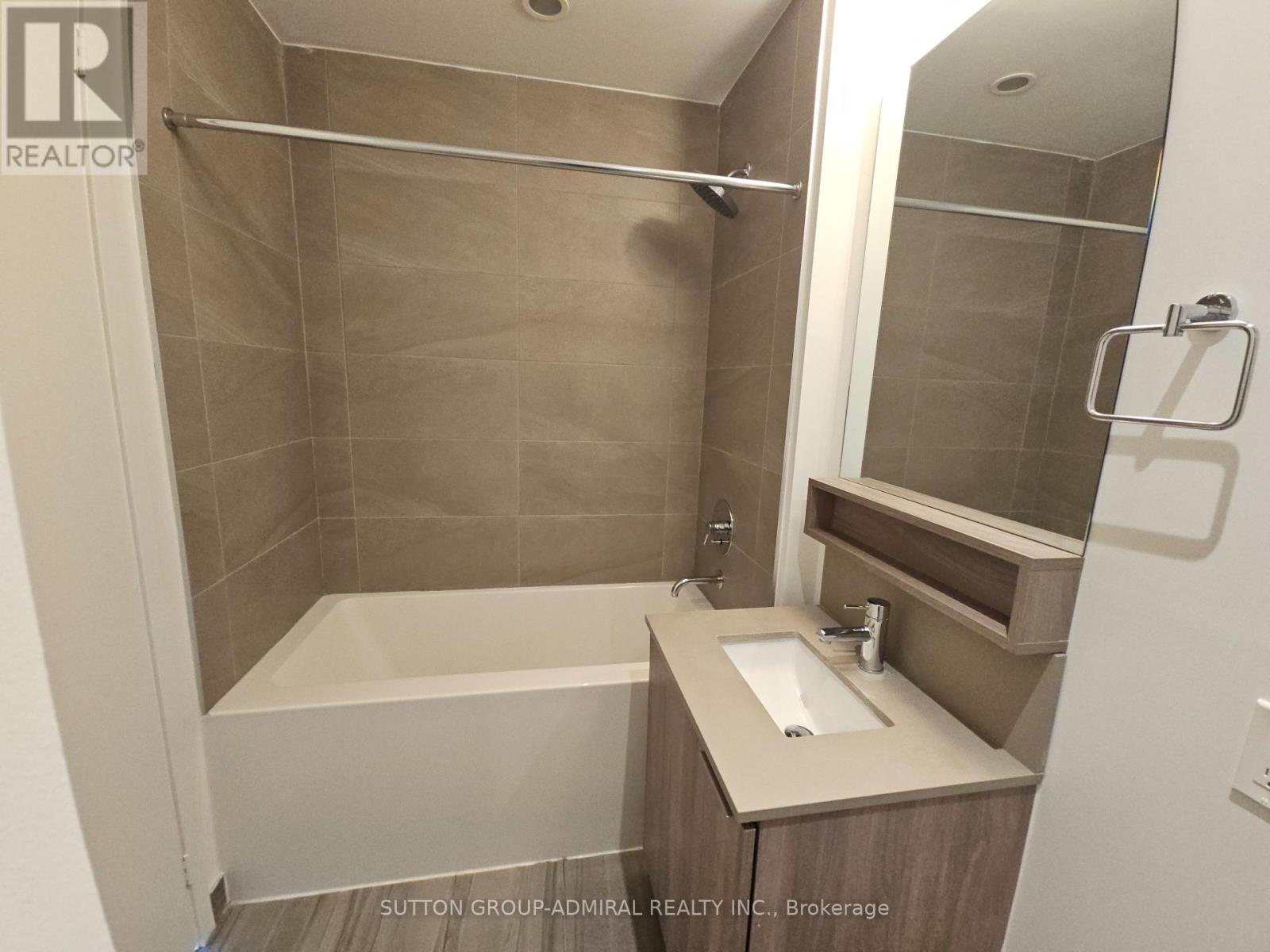 4708 - 950 Portage Parkway, Vaughan, Ontario  L4K 0J7 - Photo 11 - N12200314