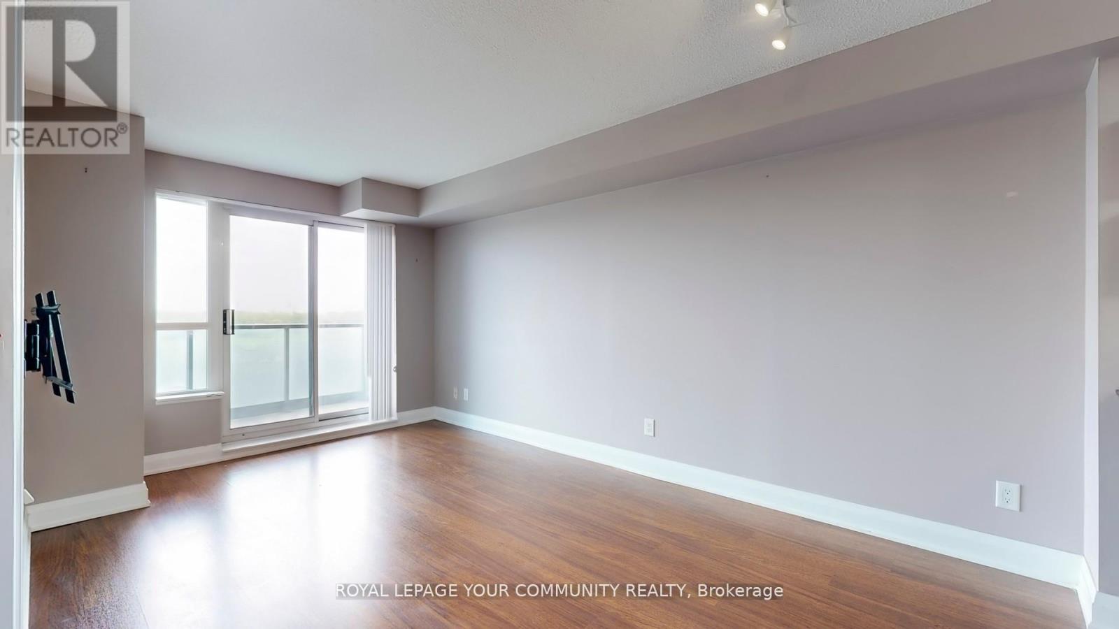 812 - 30 North Park Road, Vaughan (Beverley Glen), Ontario  L4J 0G6 - Photo 10 - N12200391