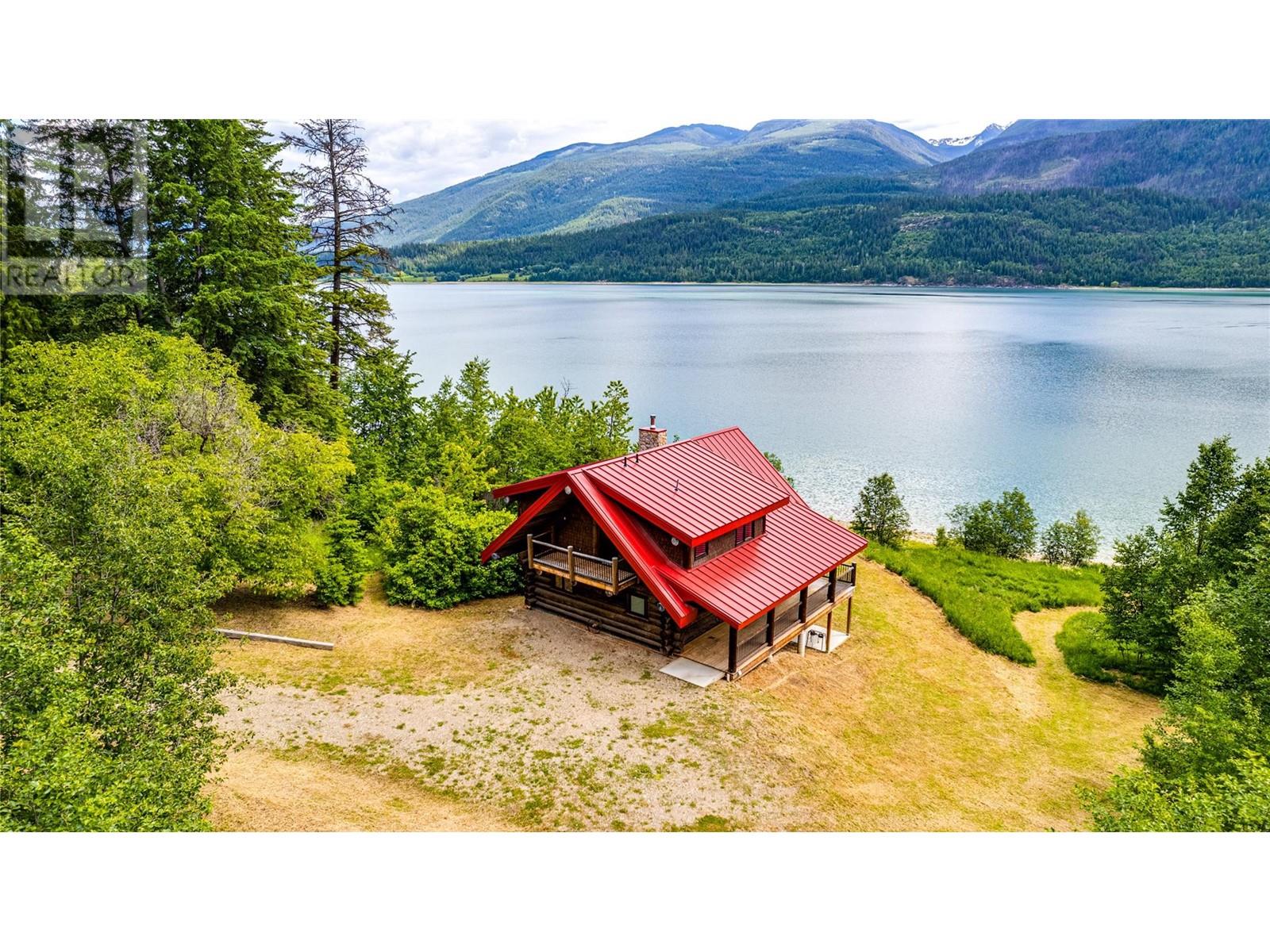 682 Lower Inonoaklin Road, Edgewood, British Columbia