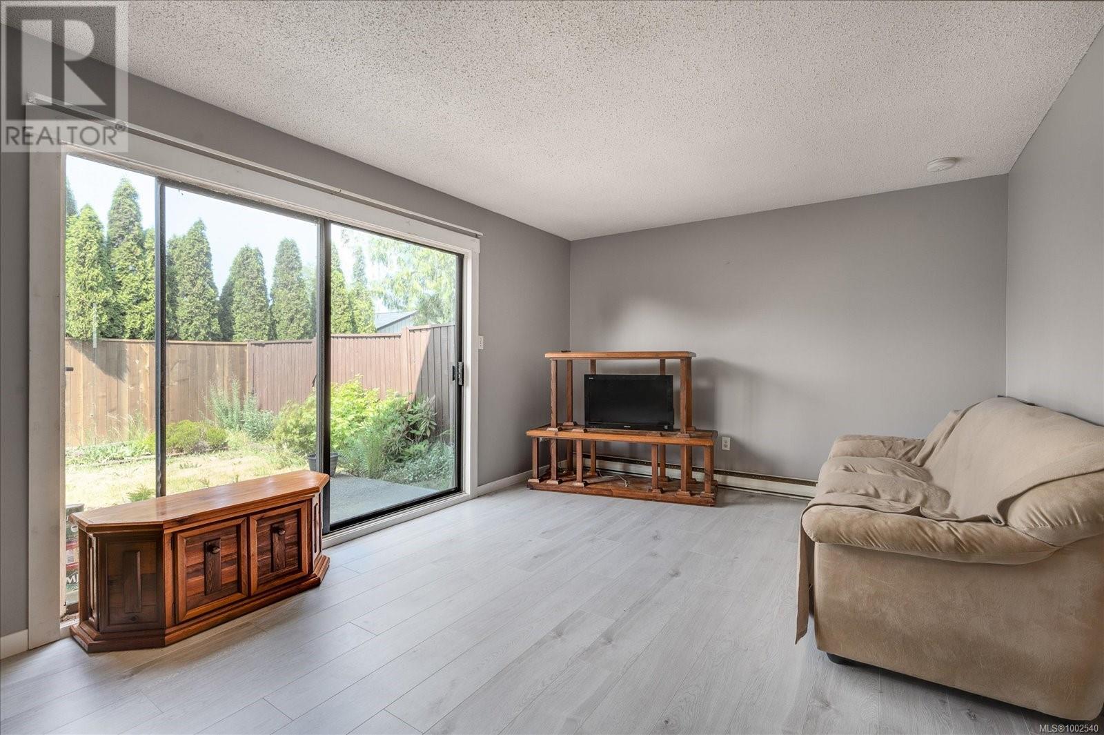 Property at 4 1195 Stuart Pl image 1