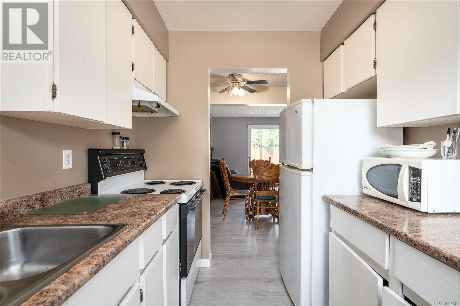 Property at 4 1195 Stuart Pl image 4