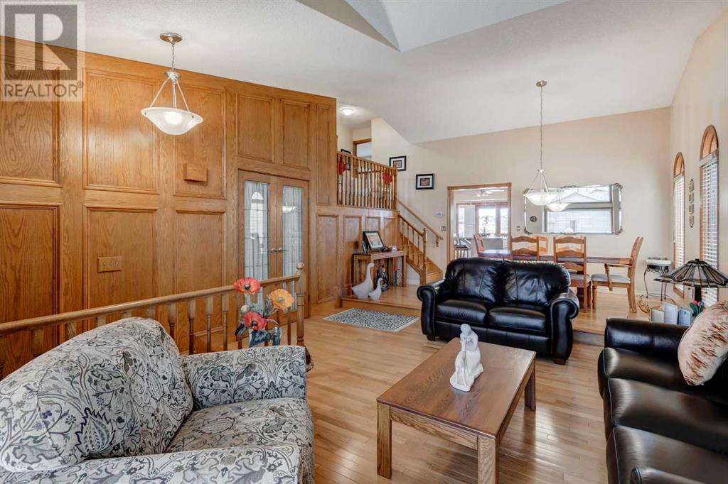 Property at 168 Sanderling Rise NW image 4