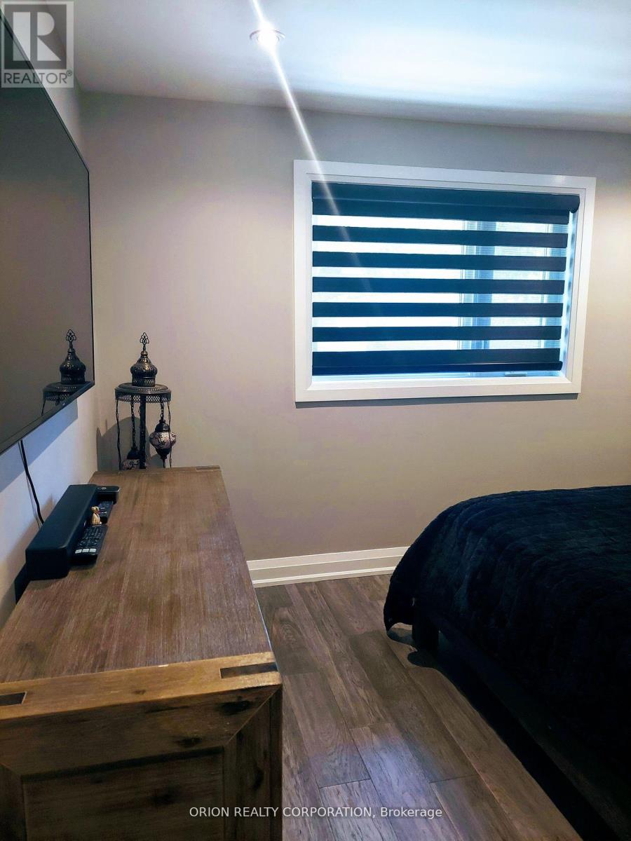 20 Bradbury Crescent, Toronto (Eringate-Centennial-West Deane), Ontario  M9C 4B2 - Photo 18 - W12200258