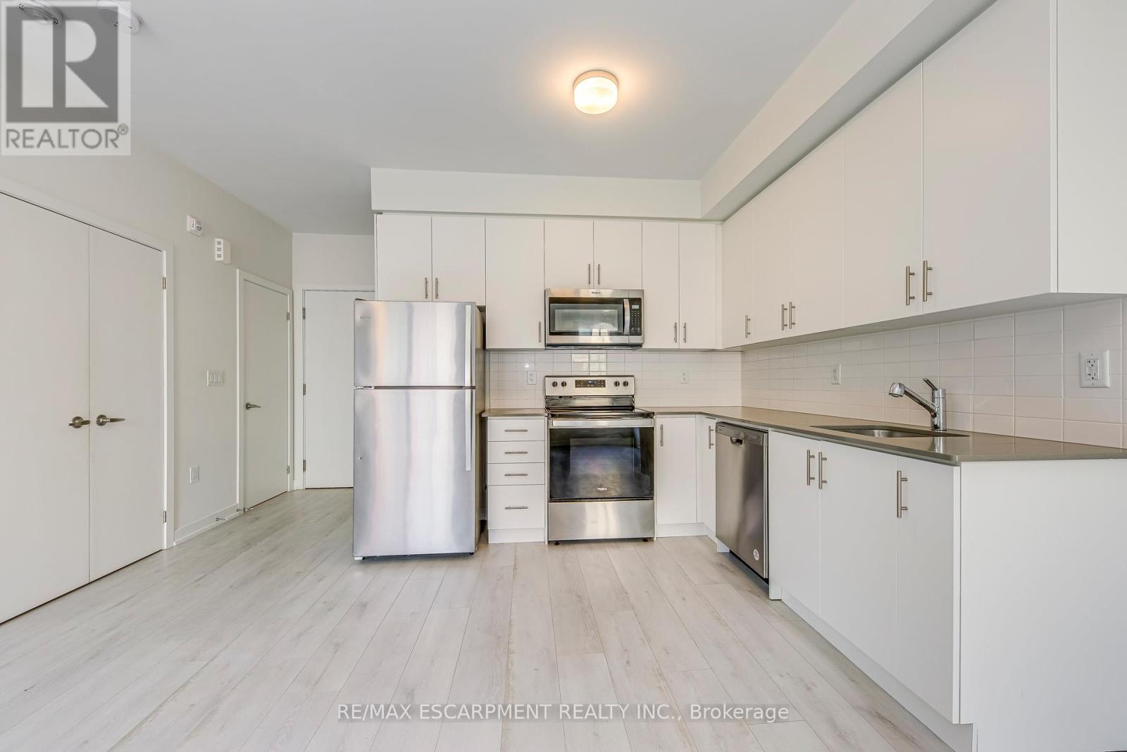 29 - 3550 Colonial Drive, Mississauga, Ontario  L5L 5T3 - Photo 7 - W12200332
