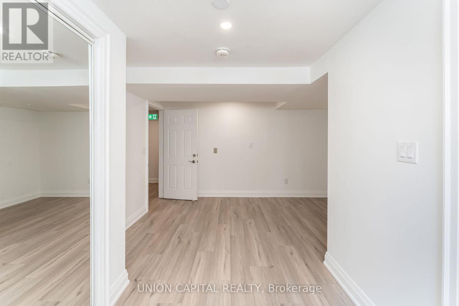 14 Rodwell Court, Brampton (Fletcher's Creek South), Ontario  L6Y 4G7 - Photo 33 - W12200354