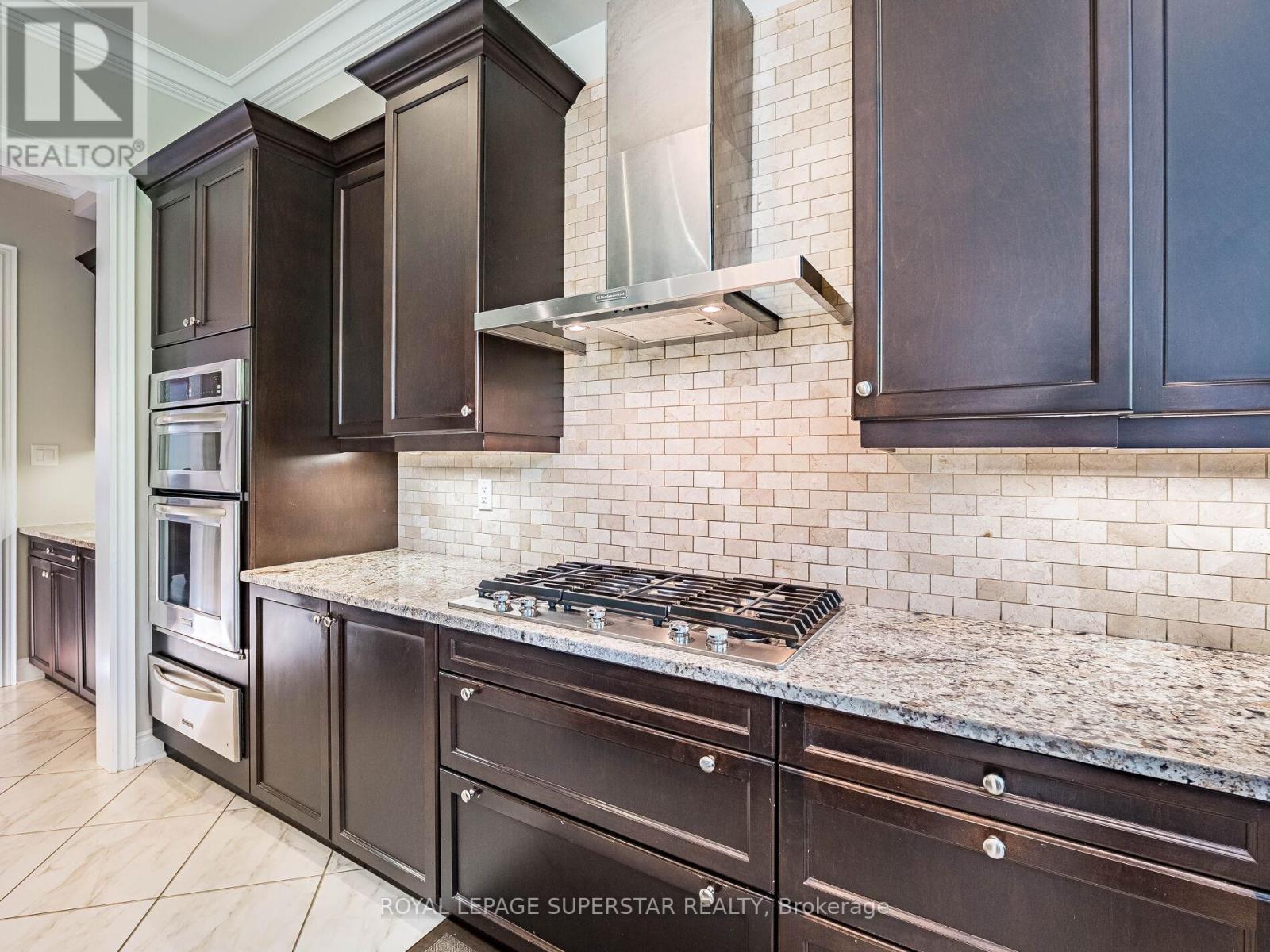 28 Elbern Markell Drive, Brampton, Ontario  L6X 2X5 - Photo 17 - W12200358